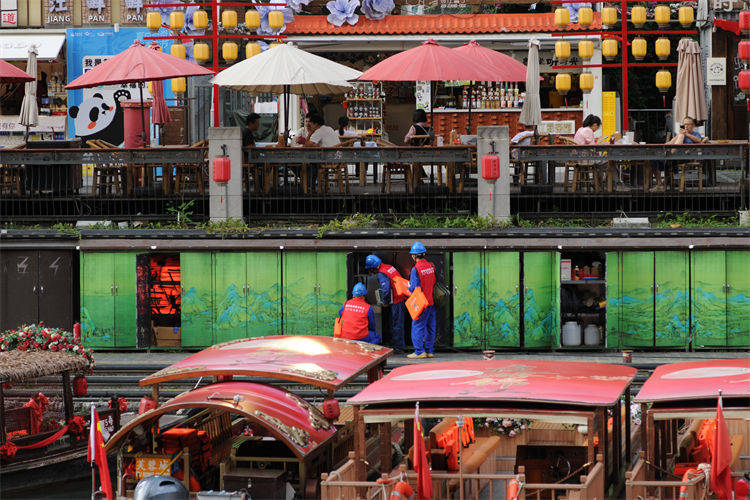 阖家团圆时<strong></p>
<p>数字货币交易平台</strong>，他们守护蓉城灯火