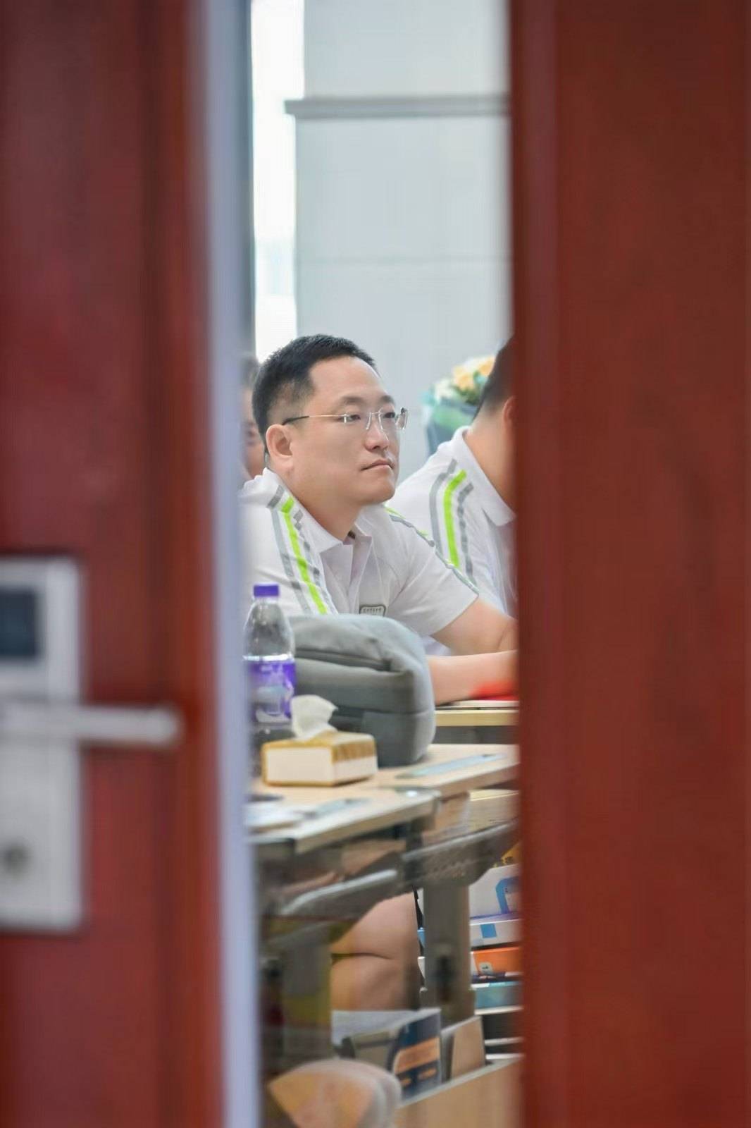 那个让老师骄傲的“调皮”班级！30年同学聚会<strong></p>
<p>数字货币交易官网</strong>，还伴有一封来自贵州的感谢信