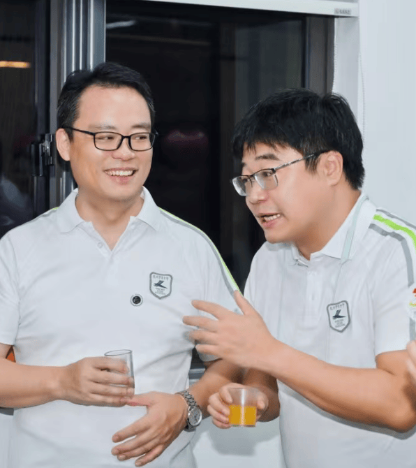 那个让老师骄傲的“调皮”班级！30年同学聚会<strong></p>
<p>数字货币交易官网</strong>，还伴有一封来自贵州的感谢信