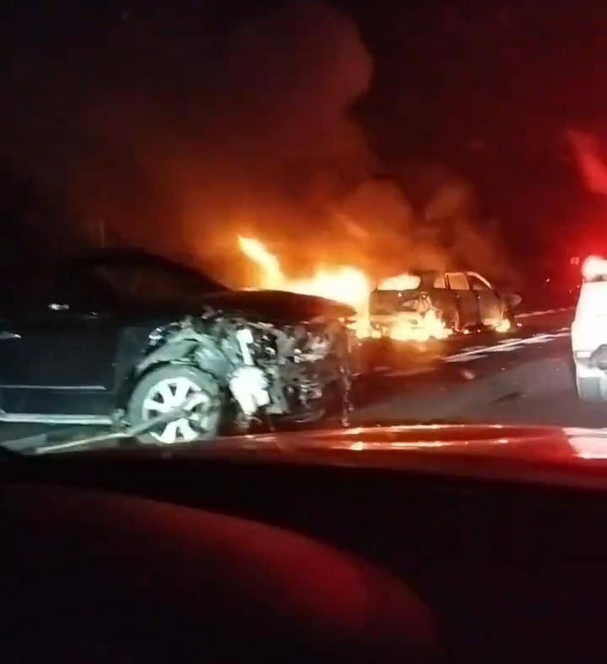 深南高速一车祸致2死3伤<strong></p>
<p>数字货币交易官网</strong>，一位目击者称车上有甩棍没有当场施救，事后得知两人死亡他“觉得好惭愧”