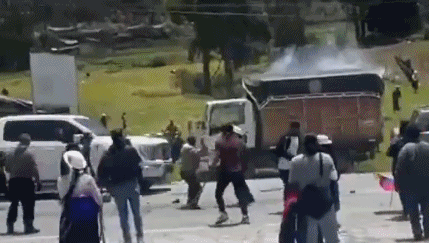 厄瓜多尔总统专车遇袭受损 警方已逮捕5人