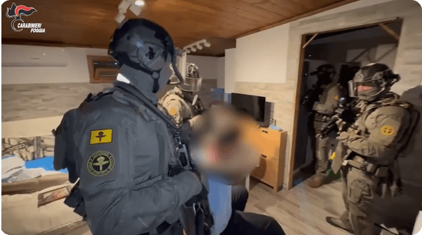 凯特患癌竟因辉瑞疫苗？伦敦4万被盗手机直飞香港<strong></p>
<p>数字货币交易网站</strong>，比贩毒暴利产业链曝光…