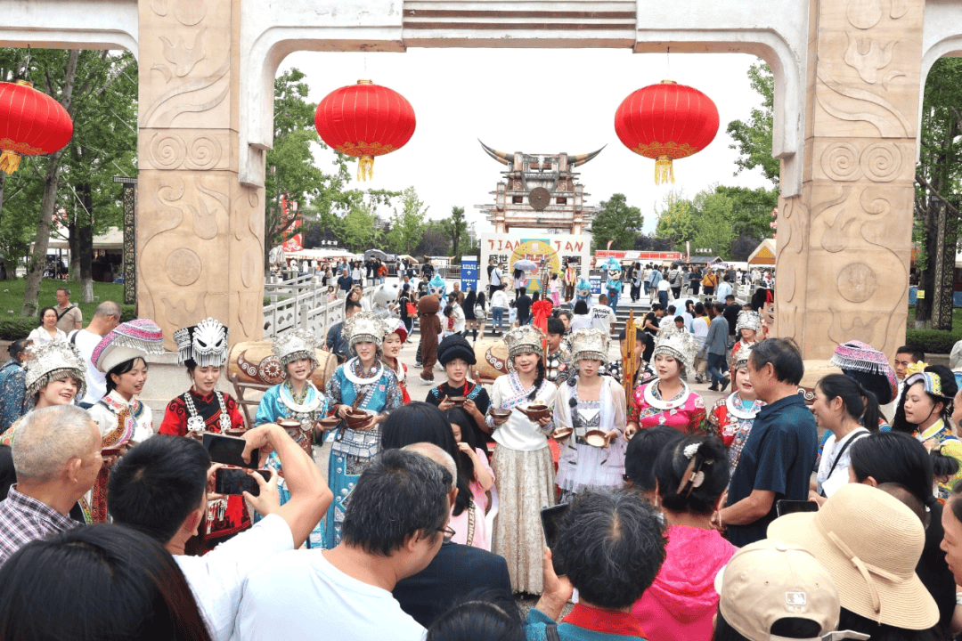 同比增长27%<strong></p>
<p>数字货币交易所投资</strong>！双节假期天河潭景区接待游客超21万人次