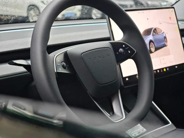 将特斯拉砍成“铁皮房”的<strong></p>
<p>数字货币交易所投资</strong>，是马斯克新的万亿对赌协议