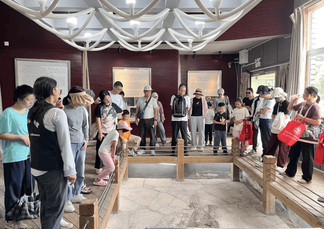 一桥通 众景热 关岭双节假期接待游客达34.5万人次