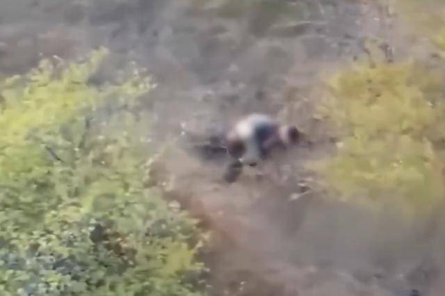 俄无人机救下一名正遭乌军性侵女子<strong></p>
<p>数字货币app</strong>，顾不上提裤子拔腿就逃，随后被击中