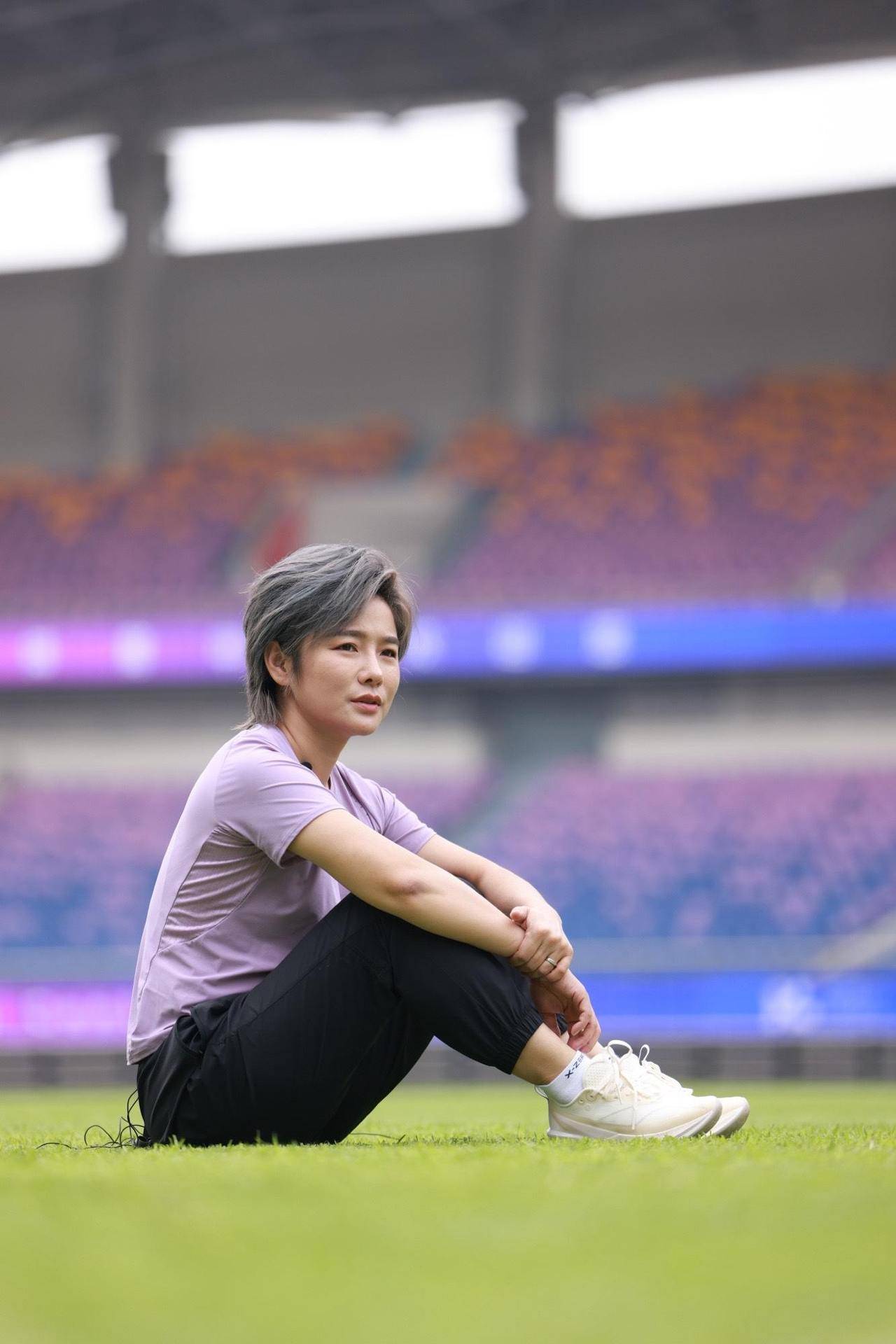 三年跑完马拉松六大满贯，她的演唱会所有人都边唱边跑……走近许飞，一个爱跑步的高能量女歌手