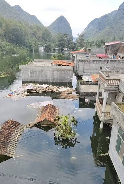 百色多个村庄被困水中已超半月<strong></p>
<p>数字货币平台</strong>，长涝难退为何重演？