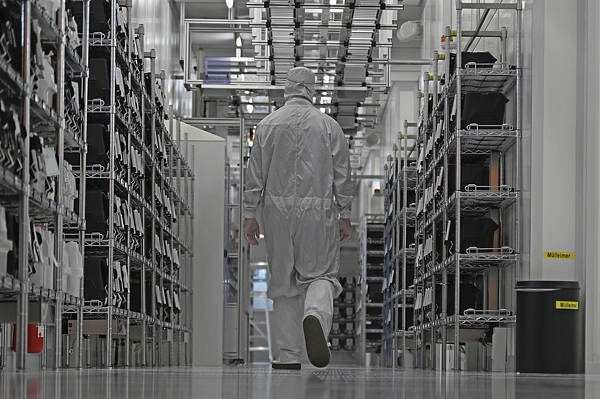 荷兰经济事务部大臣透露“将在几天内与中方会面”<strong></p>
<p>数字货币官网</strong>，但仍在狡辩