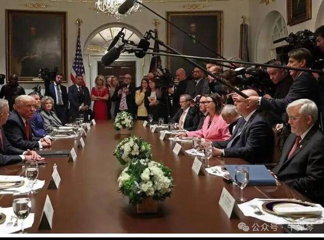 他被特朗普当众羞辱<strong></p>
<p>数字货币APP下载</strong>，全场都在哄笑