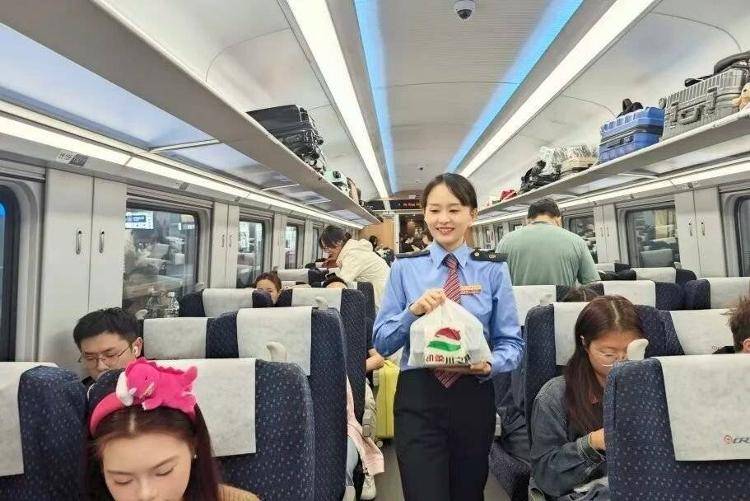 国铁成都局推出17元高铁盒饭：门店现炒<strong></p>
<p>数字货币交易平台</strong>，送餐到座