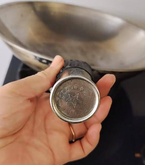 铁锅用了二三十年仍不粘不锈<strong></p>
<p>数字货币行情</strong>，女子在线寻厂家想“再买一个”，厂家称已停产