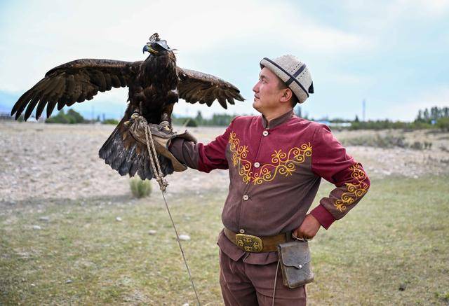 青年说 | 到中亚<strong></p>
<p>数字货币价格</strong>，奔赴一场激动人心的“探秘”