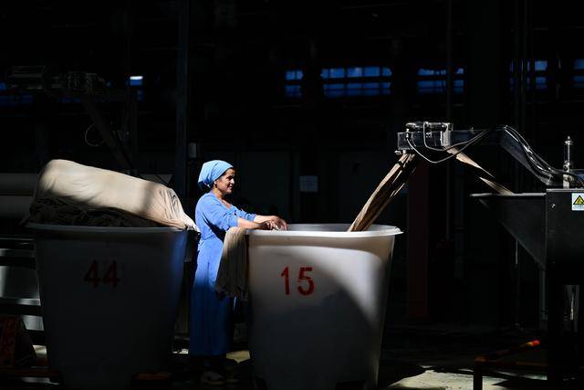 青年说 | 到中亚<strong></p>
<p>数字货币价格</strong>，奔赴一场激动人心的“探秘”