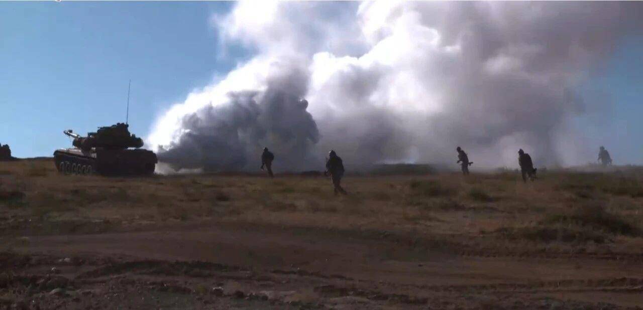 大场面！机器狗、无人机开路<strong></p>
<p>华泰证券</strong>，实兵对抗演练画面公布