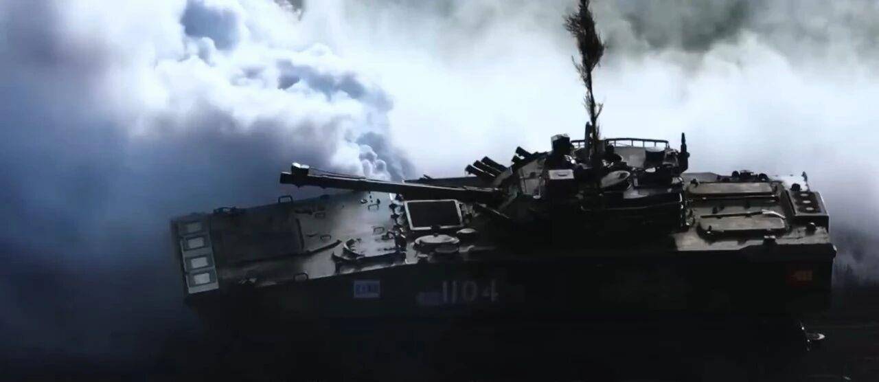 大场面！机器狗、无人机开路<strong></p>
<p>华泰证券</strong>，实兵对抗演练画面公布