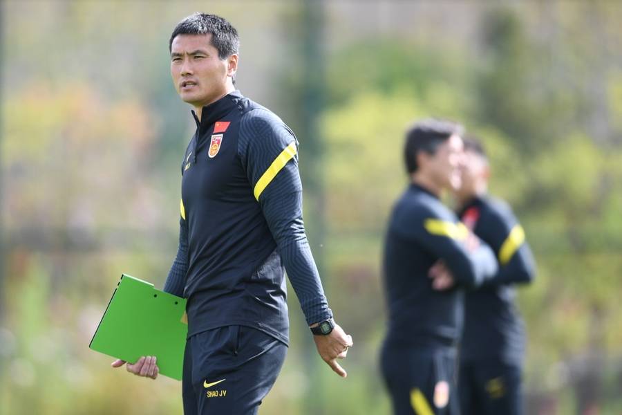 全球选聘四个月<strong></p>
<p>宿迁有哪些证券公司</strong>，招来只有一年执教经历的本土教练，国足新帅竟是邵佳一