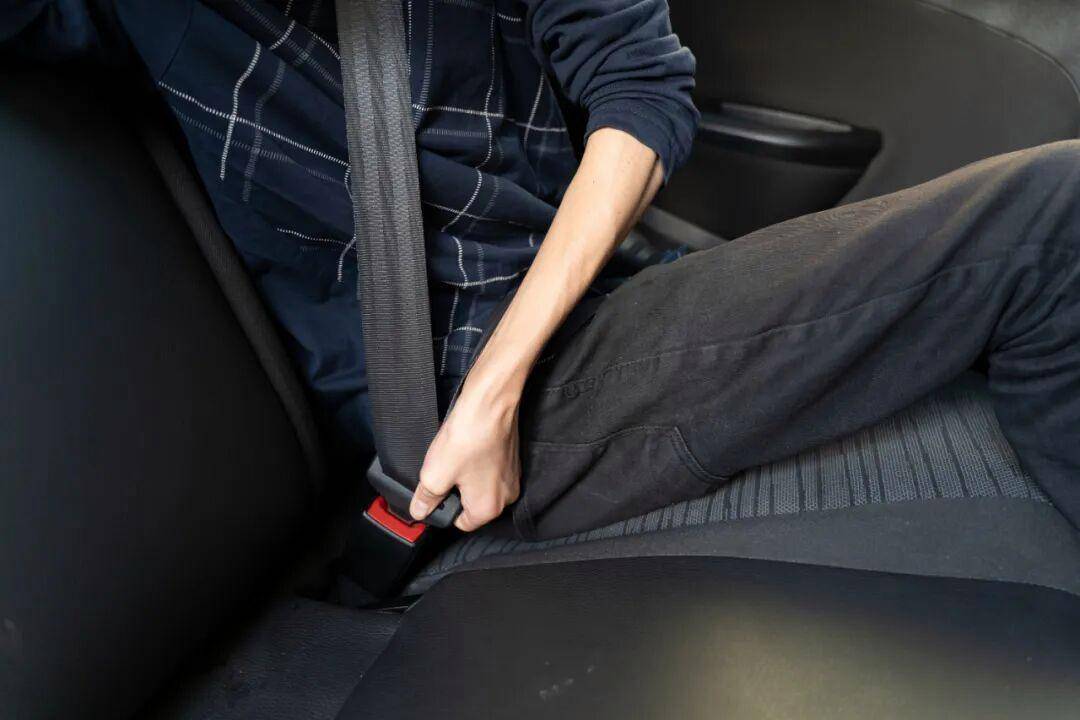 死亡率翻倍！后排乘客不系安全带<strong></p>
<p>宿迁有哪些证券公司</strong>，危险且违法