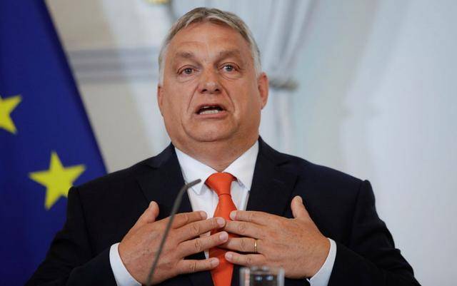 泽连斯基又搞“道德绑架”<strong></p>
<p>国泰君安</strong>，匈牙利怒呛：我们不欠你，别想入欧盟