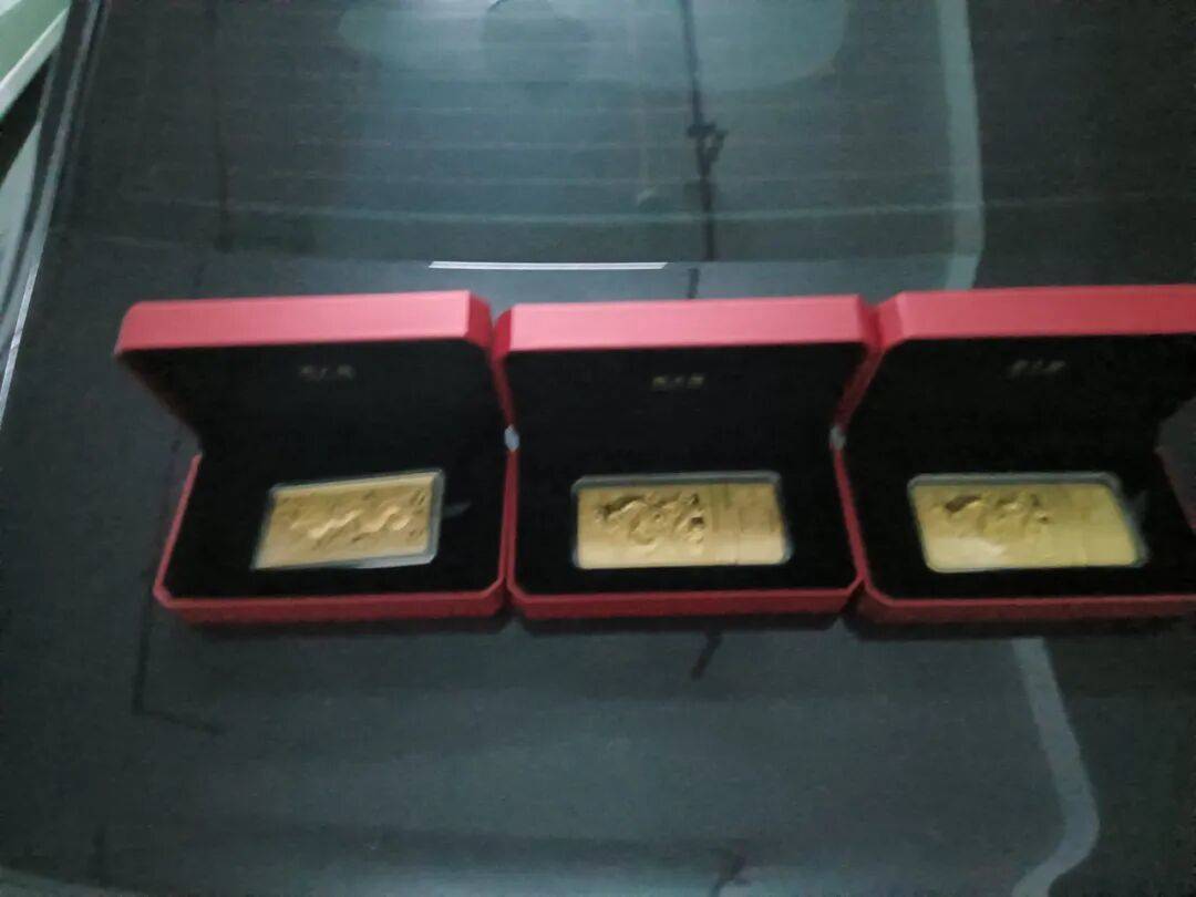 股市套现170万元后<strong></p>
<p>国泰君安</strong>，杭州男子豪购300克金条！老板当场报警……