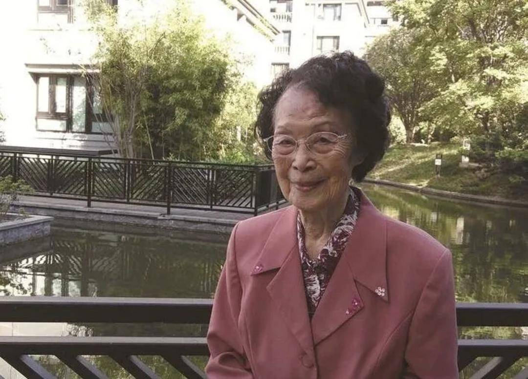 沉痛悼念！张謇嫡孙女张柔武逝世<strong></p>
<p>国泰君安</strong>，享年106岁