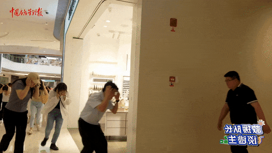 致16死39伤！遇难者全部集中在5层<strong></p>
<p>万诚证券有限公司</strong>，火灾细节披露→