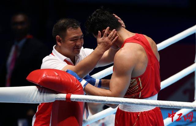 全运会拳击男子80公斤级决赛<strong></p>
<p>天门有几家证券公司</strong>，王小保夺冠！