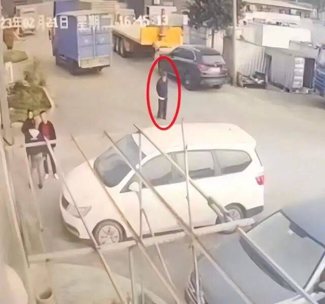 阳江95岁老翁车祸住院3月去世<strong></p>
<p>盈透证券资金如何转出</strong>，鉴定称自身因素系死亡主因；司机被判一年两个月不断申诉，广东高院：量刑明显不当将再审