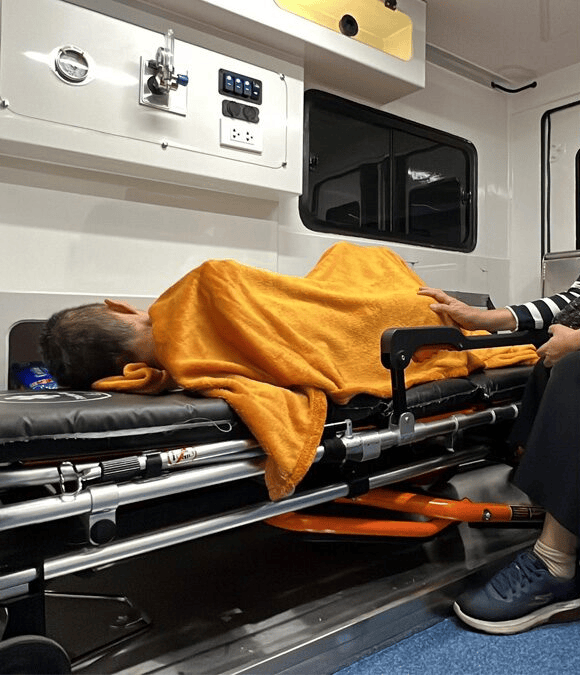 泰国女子被医院宣告脑癌死亡<strong></p>
<p>盈透证券资金如何转出</strong>，火化前突然睁眼，现场众人吓到尖叫