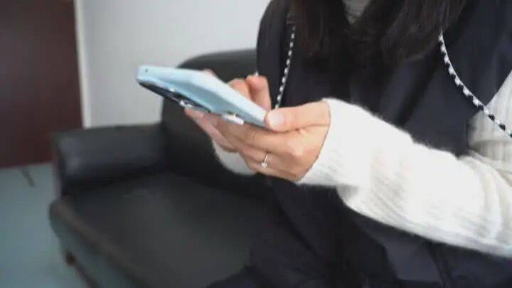 扬州一女子刷短视频惹祸：偷偷去银行取了6万现金<strong></p>
<p>德州有几个证券公司</strong>，结果……