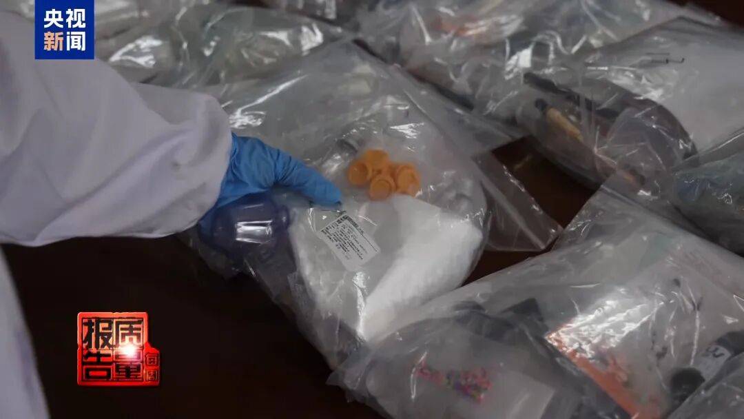 快扔掉！甲醛含量高出上限一倍多<strong></p>
<p>德州有几个证券公司</strong>，戴防毒面具也不行！