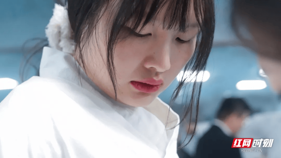 汶川地震被救起的女孩<strong></p>
<p>证券公司上市时间排名</strong>,17年后和救她的军人结婚了