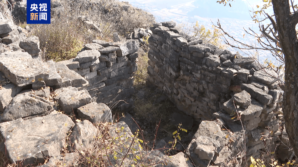 150多间石屋藏于峭壁 山西盂县发现一处明代古寨遗址