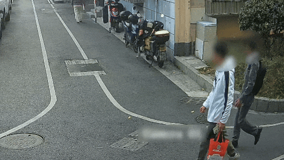 上门取走19万元<strong></p>
<p>长江证券王世平简介</strong>，杭州一西装革履“金融专员”被抓！在高速服务区被抓，车上塞满现金