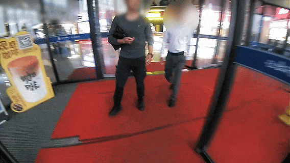 上门取走19万元<strong></p>
<p>长江证券王世平简介</strong>，杭州一西装革履“金融专员”被抓！在高速服务区被抓，车上塞满现金