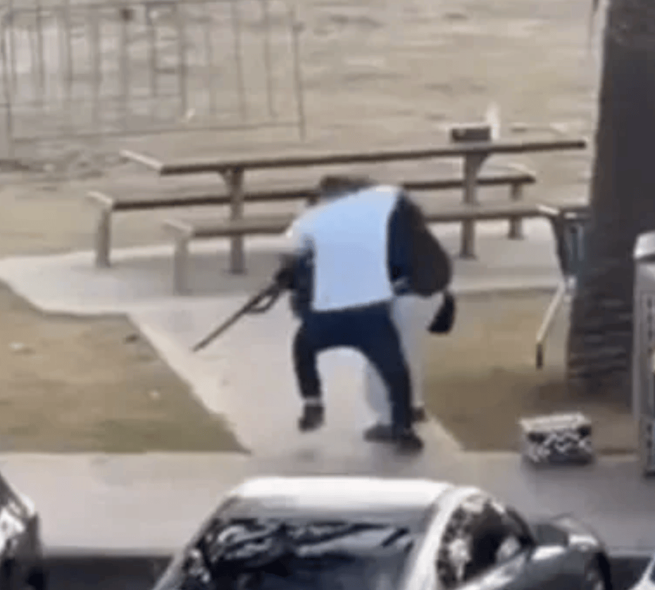 澳枪击案空手夺枪男子系水果店老板<strong></p>
<p>南京河西华泰证券广场</strong>,美亿万富翁捐近10万美元