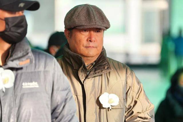 何晴之子追思:妈妈很喜欢雪<strong></p>
<p>南京河西华泰证券广场</strong>,北京这场雪好像是为她而下