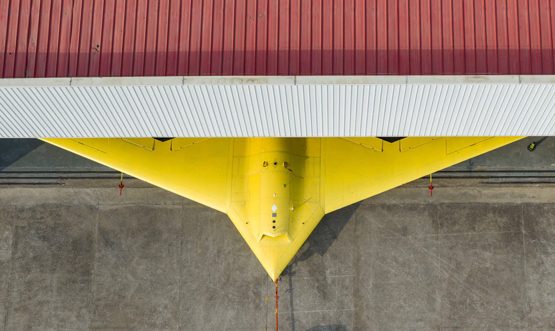 多张高清大图<strong></p>
<p>南京河西华泰证券广场</strong>!新型高空高速长航时无人机彩虹-7近日成功首飞