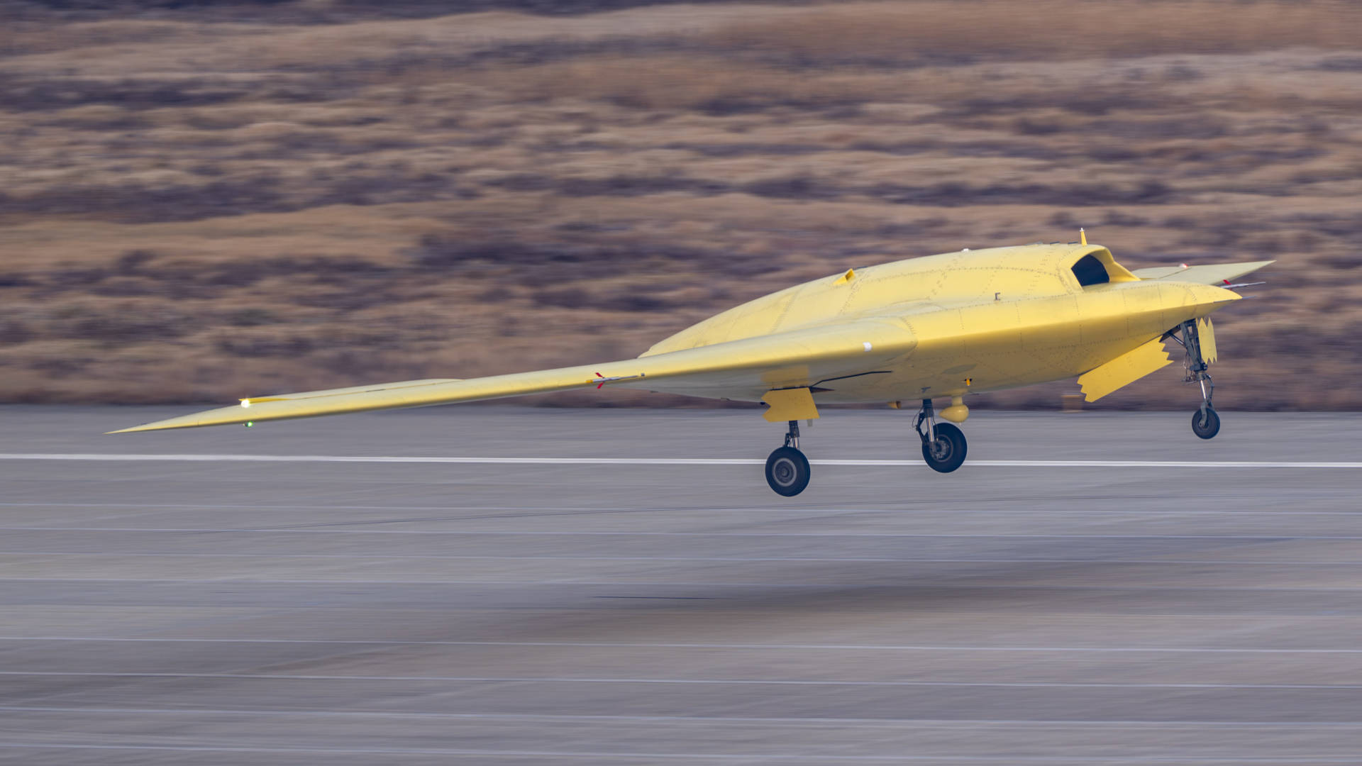 多张高清大图<strong></p>
<p>南京河西华泰证券广场</strong>!新型高空高速长航时无人机彩虹-7近日成功首飞