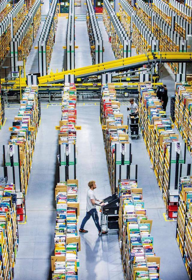 巨头裁员<strong></p>
<p>南京河西华泰证券广场</strong>,这次史无前例