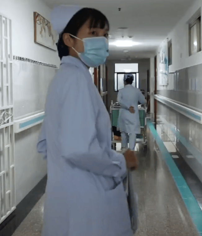 张水华辞职后携老公直播秀恩爱<strong></p>
<p>高密市证券公司</strong>，称白岩松是自己恩人