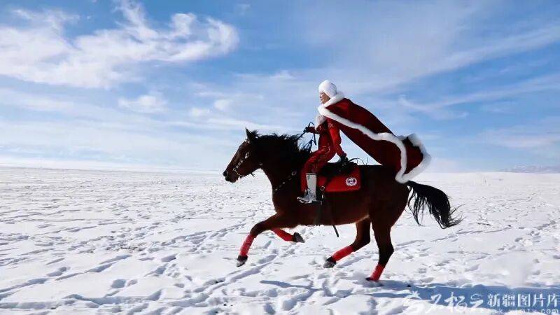 贺娇龙已安葬于昭苏公墓<strong></p>
<p>中原证券官网教育</strong>，其父亲亦葬于此地