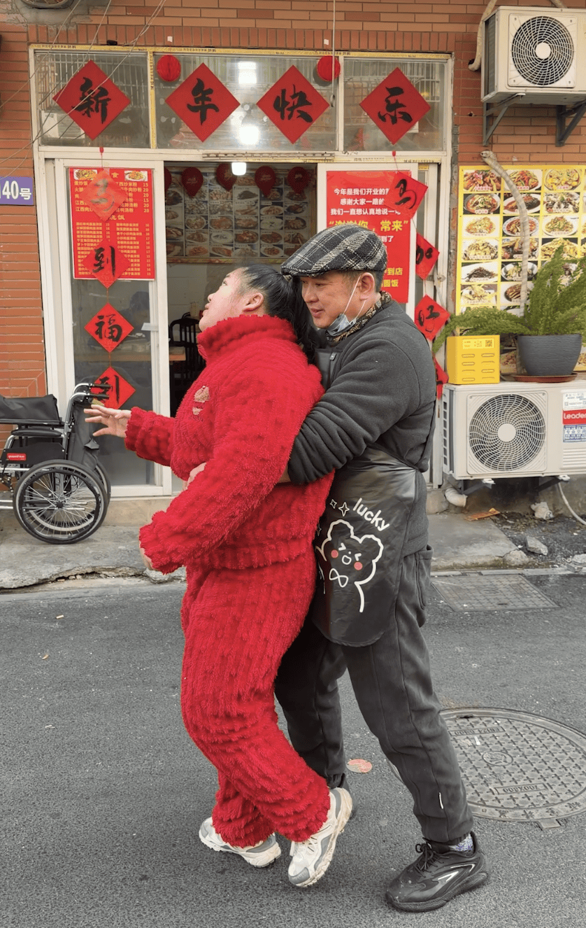 百万债务还清了！夫妻俩在杭州开饭店<strong></p>
<p>招商证券布吉营业部</strong>，8年来第一次回老家过年，临行宴请老顾客